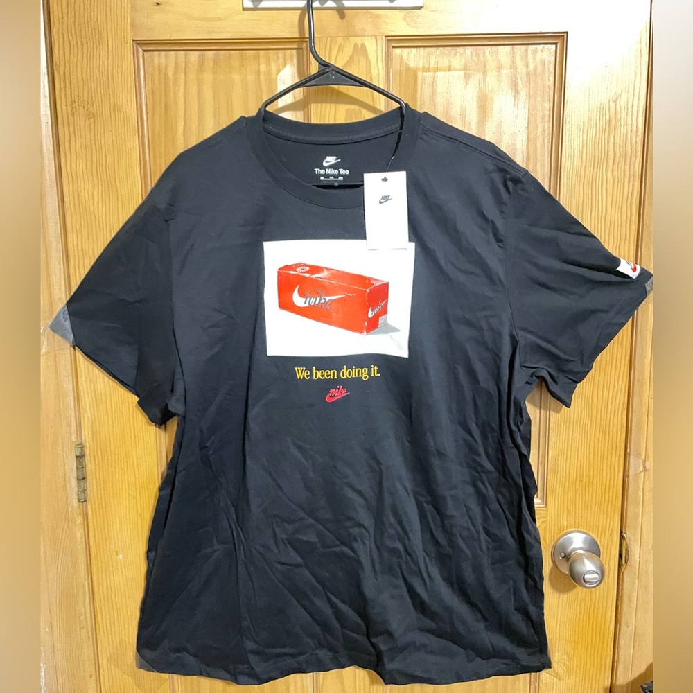 BRAND NEW NIKE